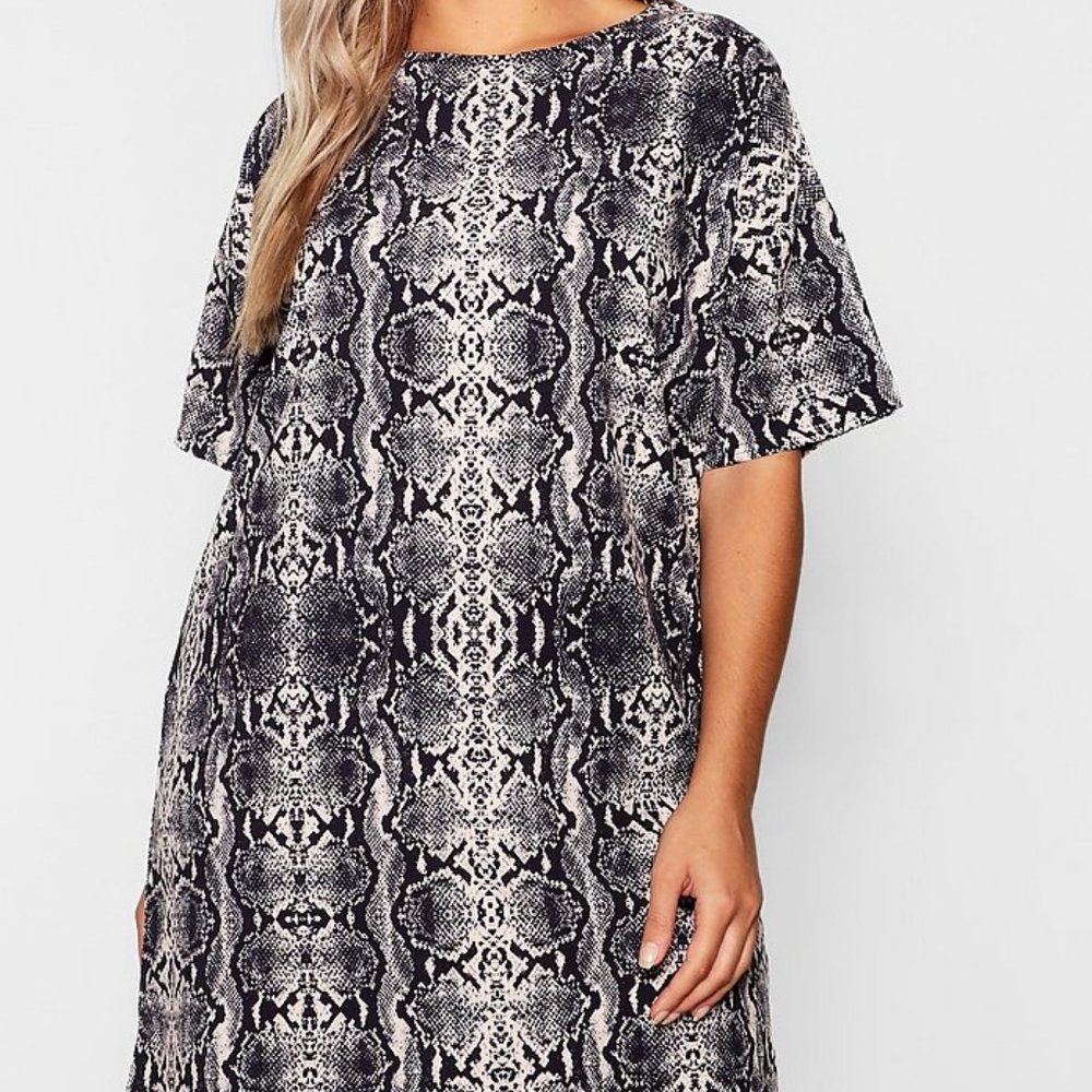 Boohoo Snake Print T Shirt Dress